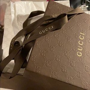 Medium Gucci gift box